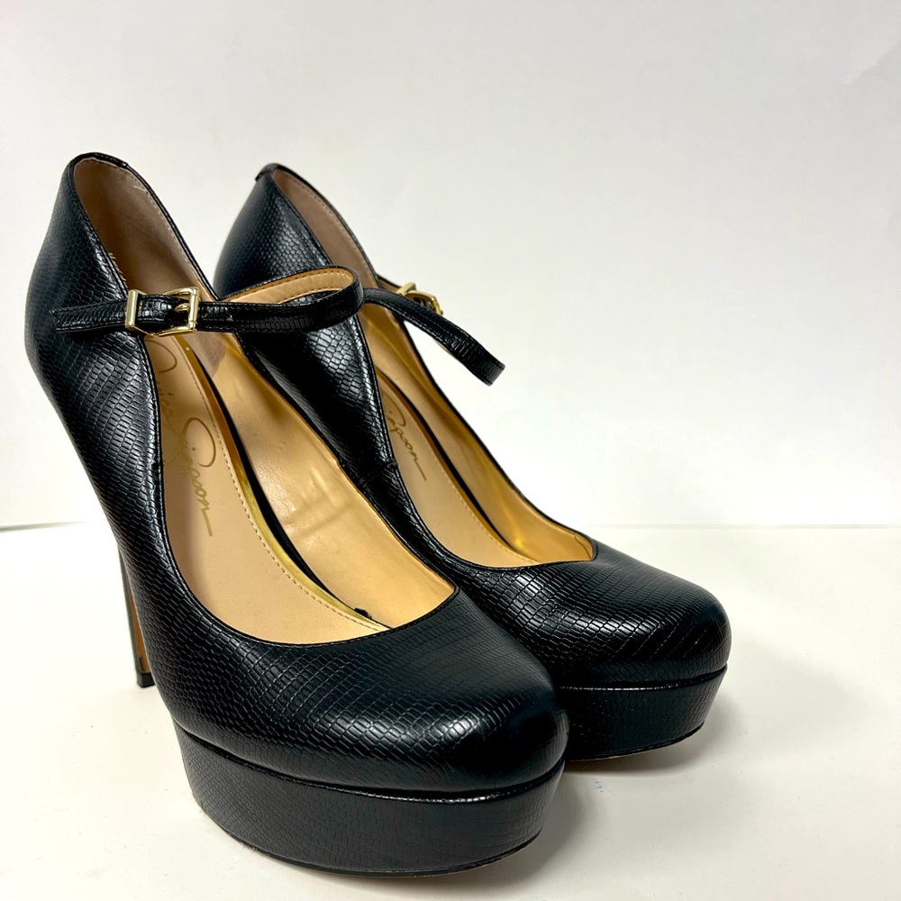 Jessica Simpson Black Closed Toe Platform Shoe 5” heel
